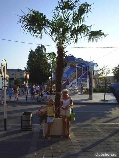 2537_womans-in-shorts-ru_03.jpg